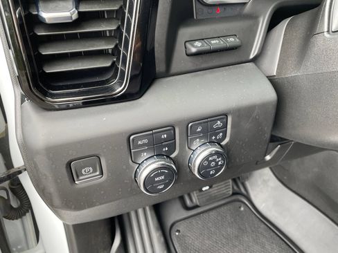 Used 2024 GMC Sierra 2500 AT4 w/ AT4 Premium Plus Package AWD/4WD image 29
