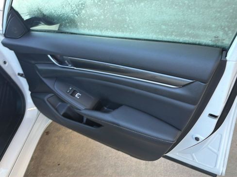 Used 2022 Honda Accord Sport image 14