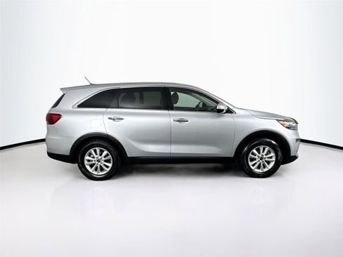 Used 2019 Kia Sorento L image 5