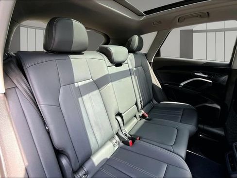 Used 2025 Audi Q5 Premium w/ Convenience Package AWD/4WD image 25
