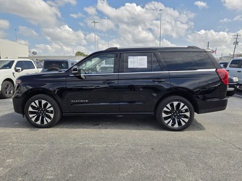 Certified 2025 Ford Expedition Platinum w/ Driver's Package AWD/4WD image 5