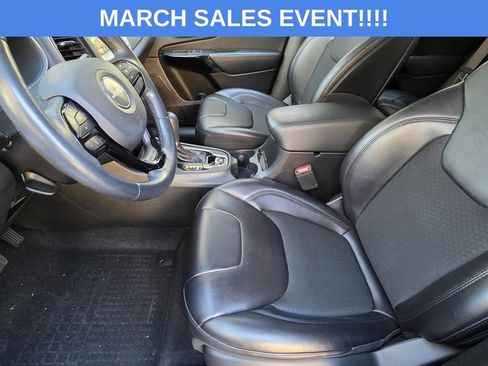 Used 2021 Jeep Cherokee Latitude Plus image 8