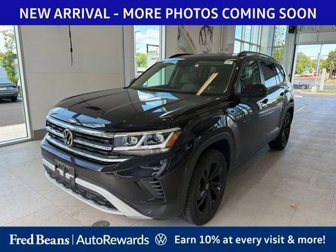 Used 2023 Volkswagen Atlas SE w/ Black Wheel Package AWD/4WD image 2