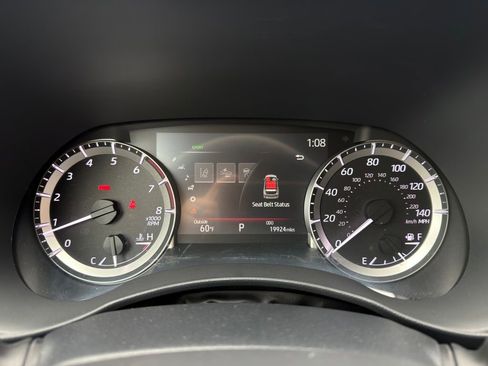 Used 2023 Toyota Highlander L FWD image 27