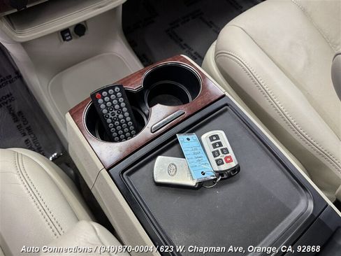 Used 2013 Toyota Sienna XLE image 16