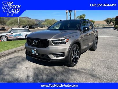 Used 2022 Volvo XC40 T5 R-Design w/ Advanced Package