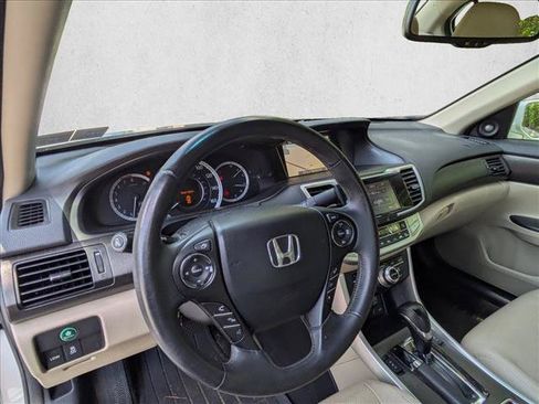 Used 2013 Honda Accord Touring image 10