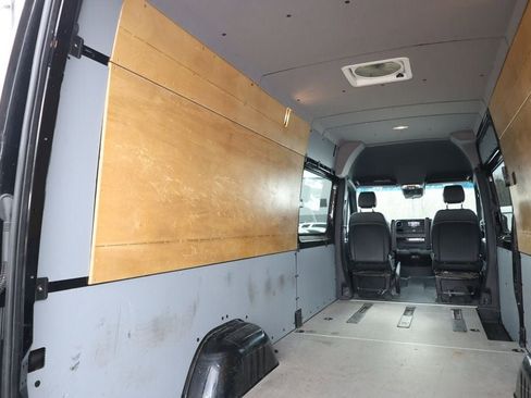Used 2023 Mercedes-Benz Sprinter 2500 w/ Acoustic Package image 22