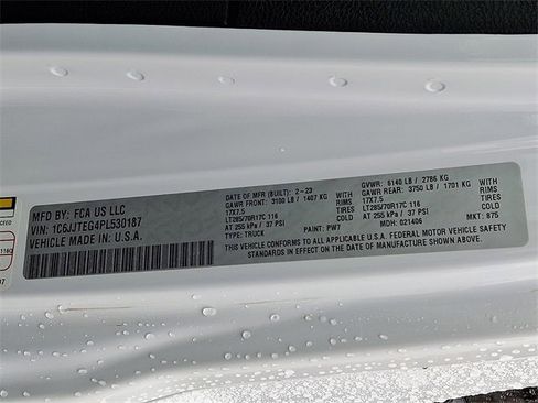 Used 2023 Jeep Gladiator Mojave w/ Cold Weather Group image 28