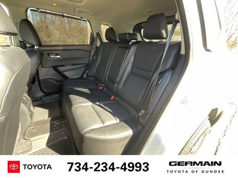 Used 2023 Nissan Rogue SV w/ SV Premium B Package AWD/4WD image 14
