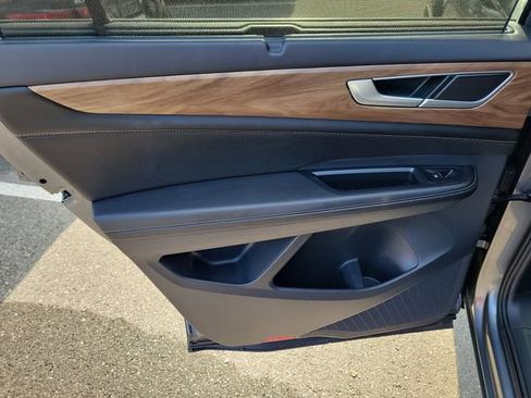 Certified 2024 Volkswagen Atlas SE FWD image 9
