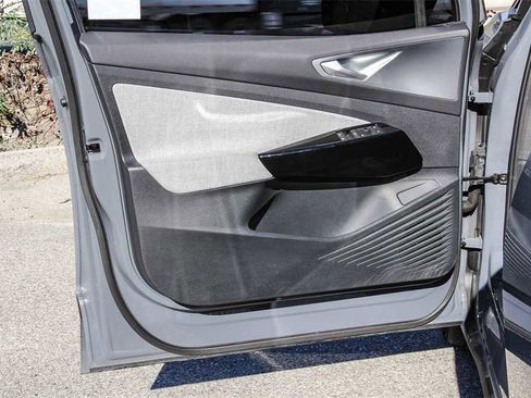 Used 2024 Volkswagen ID.4 Pro image 20