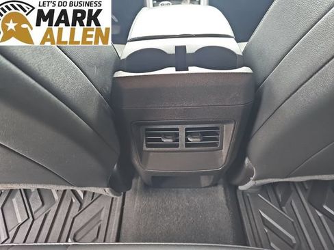 Used 2025 Chevrolet Colorado Trail Boss AWD/4WD image 21