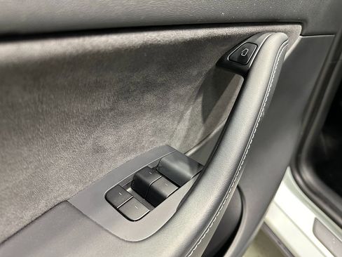 Used 2021 Tesla Model Y Long Range image 22