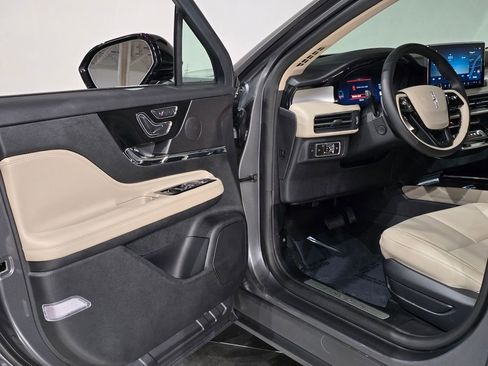 New 2026 Lincoln Corsair Premiere image 16