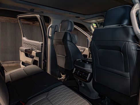 Used 2026 Ford F350 Platinum w/ Platinum Plus Package image 27