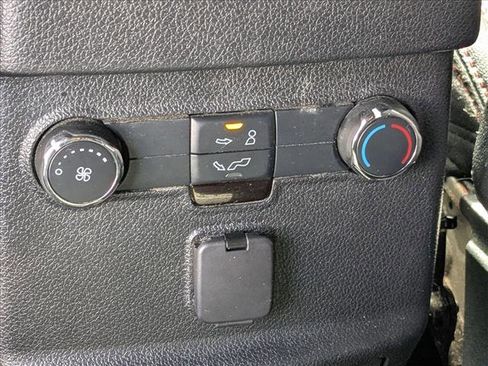 Used 2019 Ford Explorer XLT w/ Equipment Group 202A image 16