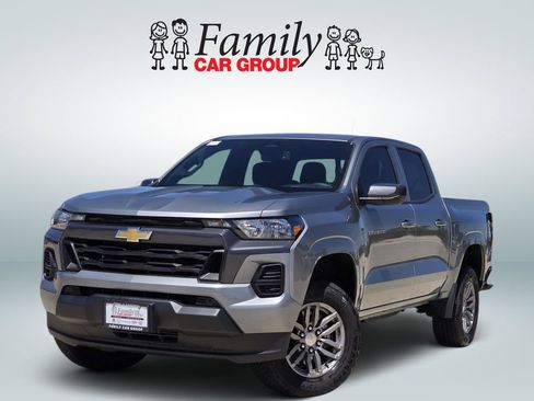 Used 2025 Chevrolet Colorado LT RWD image 1