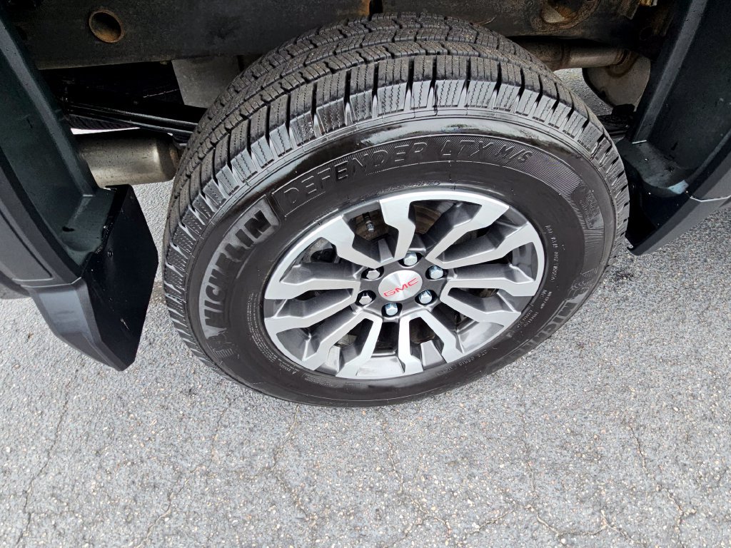 Used 2022 GMC Sierra 1500 AT4 w/ AT4 Premium Package AWD/4WD image 9