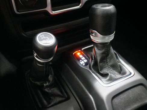 Used 2023 Jeep Wrangler Sport image 23