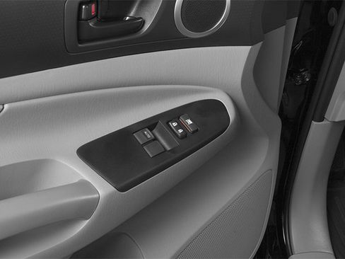 Used 2014 Toyota Tacoma 2WD Access Cab image 18