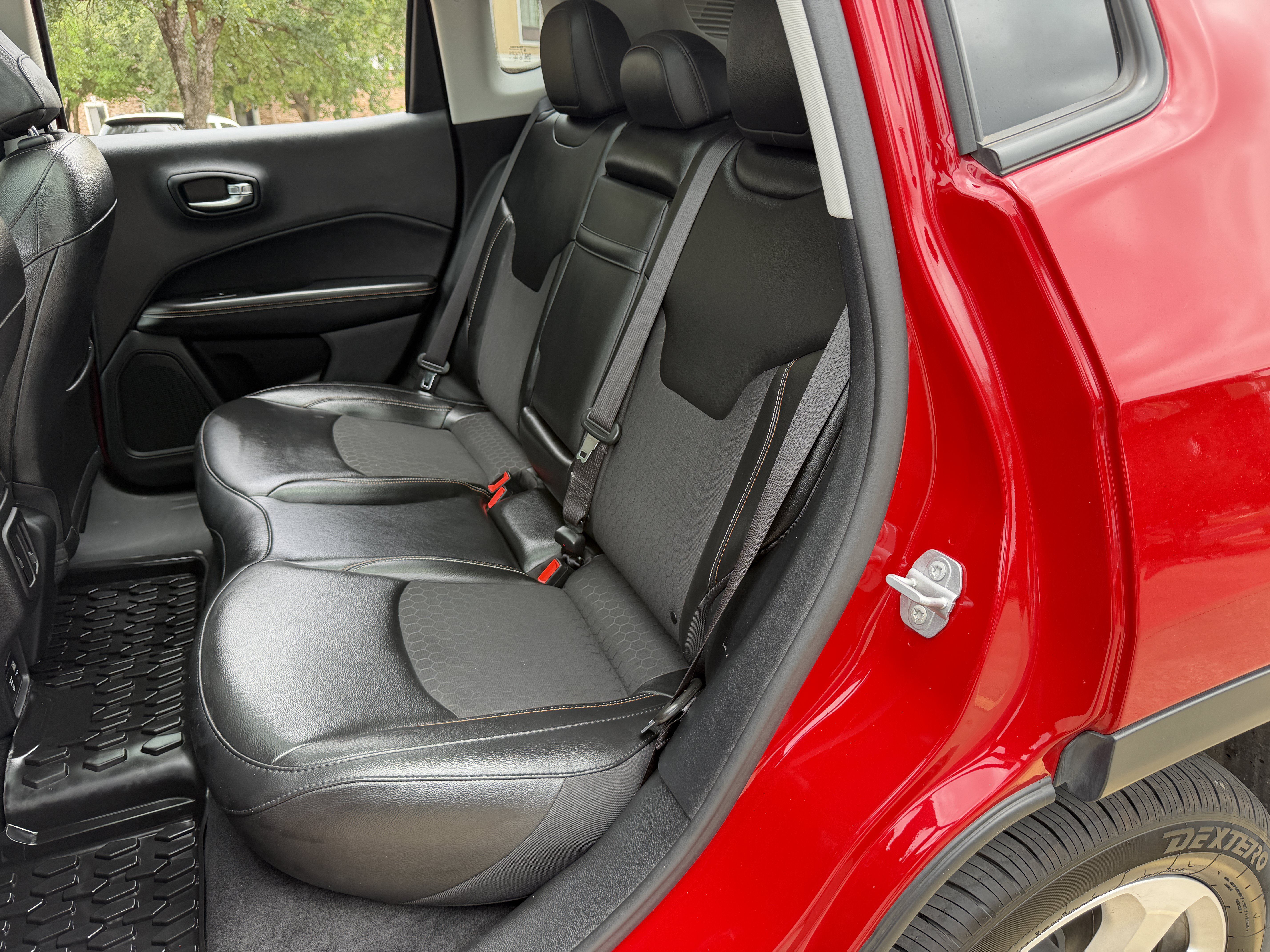 Used 2019 Jeep Compass Latitude w/ Popular Equipment Group AWD/4WD image 16