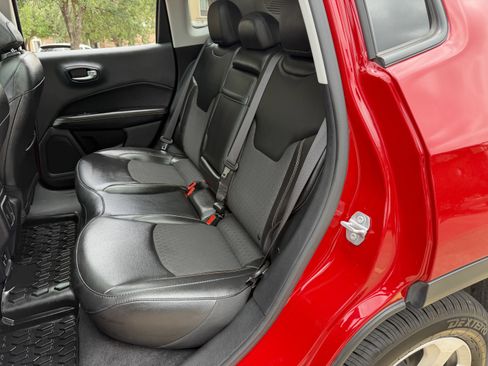 Used 2019 Jeep Compass Latitude w/ Popular Equipment Group AWD/4WD image 16