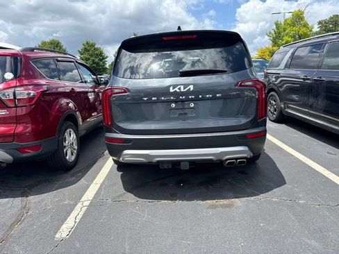 Used 2022 Kia Telluride SX w/ Towing Package FWD image 3