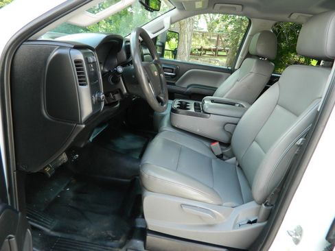 Used 2019 Chevrolet Silverado 2500 W/T w/ WT Convenience Package RWD image 12