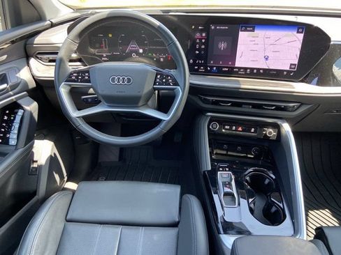 Used 2025 Audi Q5 Premium Plus AWD/4WD image 13