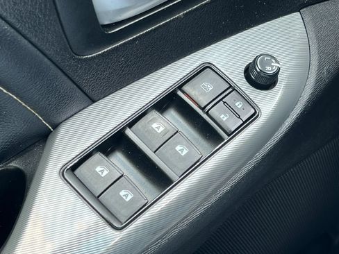 Used 2015 Toyota Sienna SE Premium FWD image 36