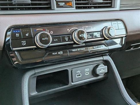 Used 2025 Honda Pilot Elite image 15