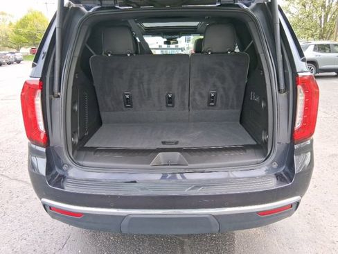 Used 2024 GMC Yukon SLT w/ SLT Premium Package AWD/4WD image 6