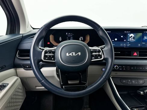 Certified 2025 Kia Carnival EX FWD image 34