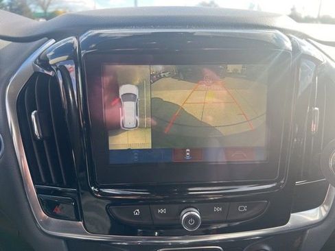 Used 2019 Chevrolet Traverse LT w/ LT Premium Package image 11