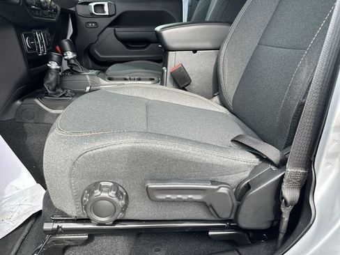 Used 2024 Jeep Wrangler Unlimited Sport AWD/4WD image 16