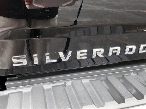 Used 2018 Chevrolet Silverado 1500 LT w/ All Star Edition image 26