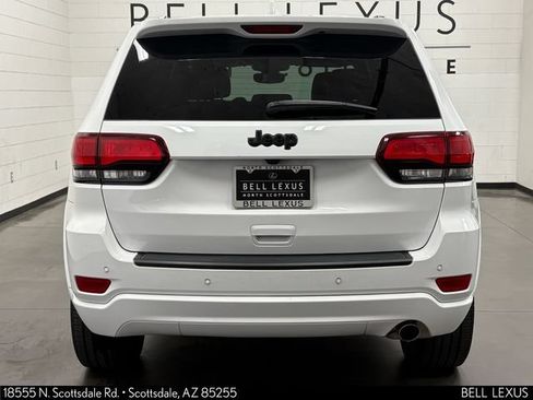 Used 2022 Jeep Grand Cherokee Laredo X RWD image 5