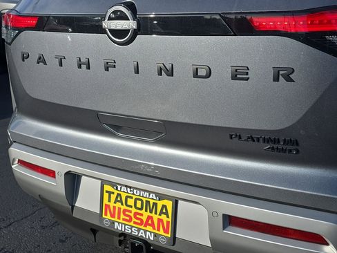 New 2025 Nissan Pathfinder Platinum image 28