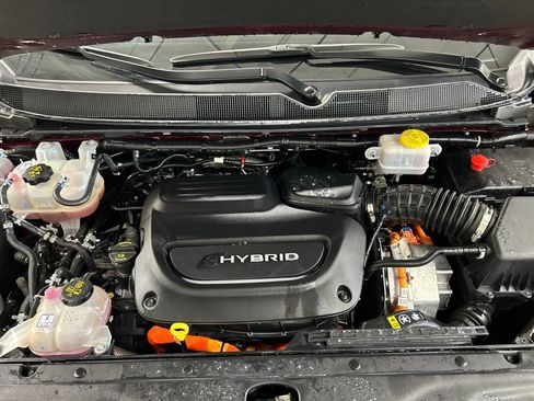 Used 2022 Chrysler Pacifica Touring-L w/ S Appearance Package FWD image 32