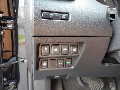 Used 2019 Nissan Rogue SL w/ Premium Package image 29