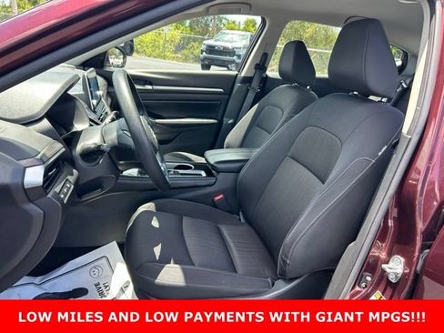 Used 2023 Nissan Altima 2.5 SV FWD image 13