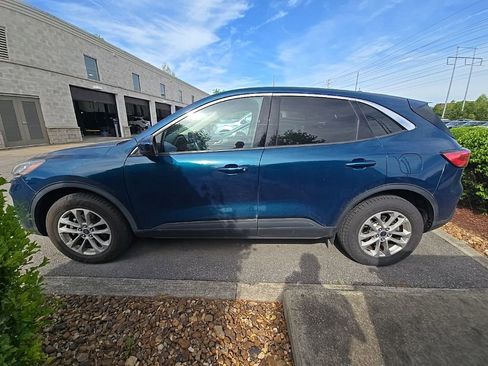 Used 2020 Ford Escape SE image 5