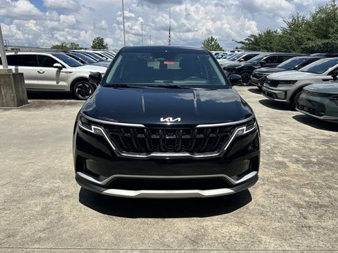 Certified 2024 Kia Carnival LX FWD image 4