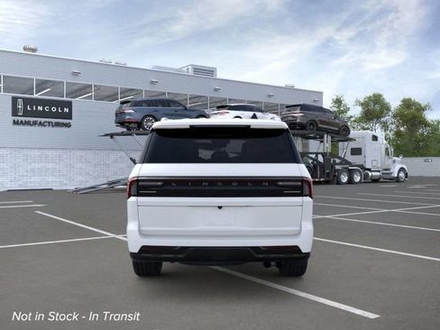 New 2026 Lincoln Navigator Reserve image 5