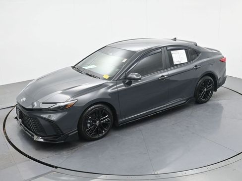 Used 2026 Toyota Camry SE FWD image 17