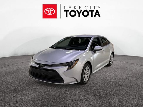 Used 2025 Toyota Corolla LE image 1
