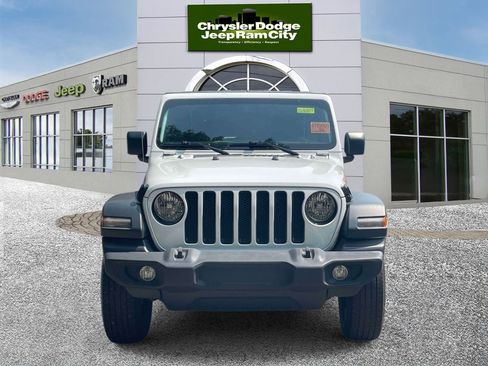 Used 2023 Jeep Wrangler Unlimited Sport AWD/4WD image 2