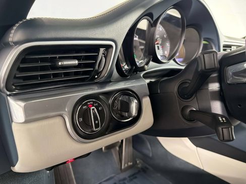 Used 2018 Porsche 911 Carrera 4S AWD/4WD image 32