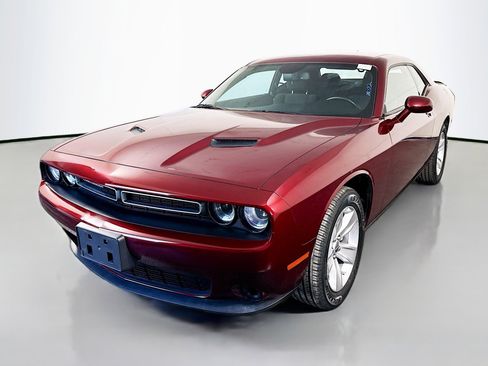 Used 2023 Dodge Challenger SXT image 4